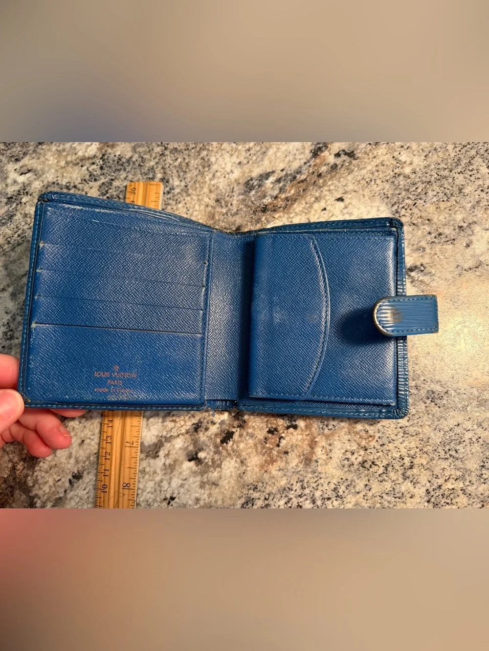 Louis Vuitton Blue Epi wallet *authentic* MAKE OFFER - Picture 7 of 11